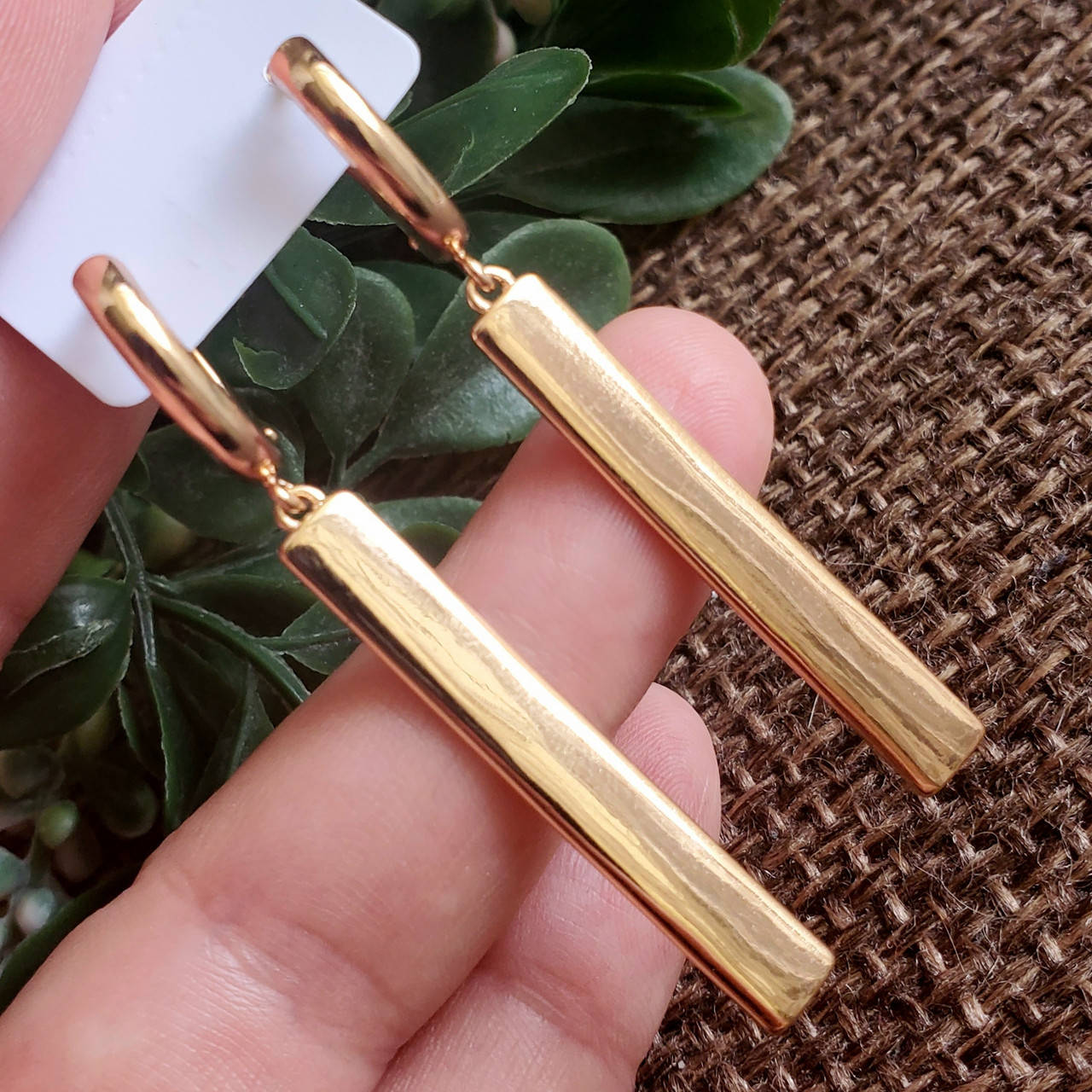 

Серьги Fallon длина 5.7см ширина 6мм медицинское золото F979