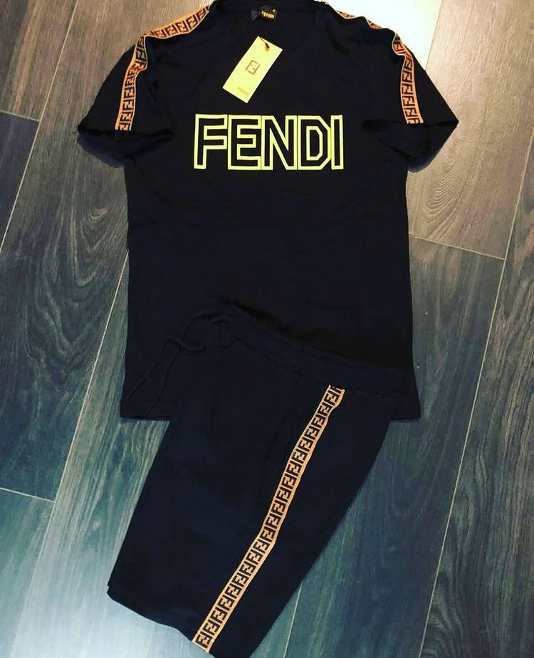 

Мужской летний костюм Fendi размер S
