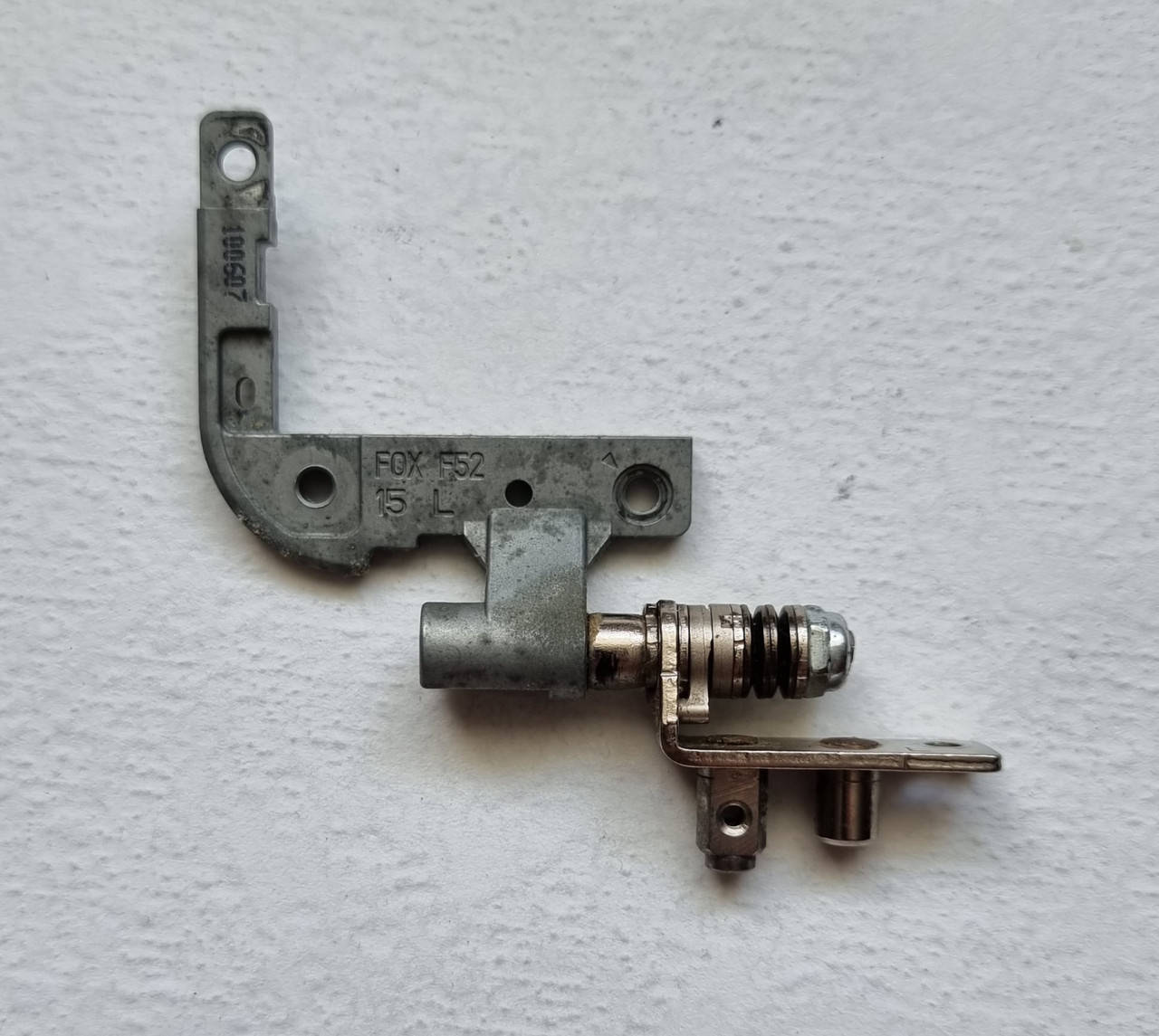 

Петля (левая) / Asus K50, X5 series / K50AB, K50IN, K50AF, K50AD, X5DAB, X5DAF