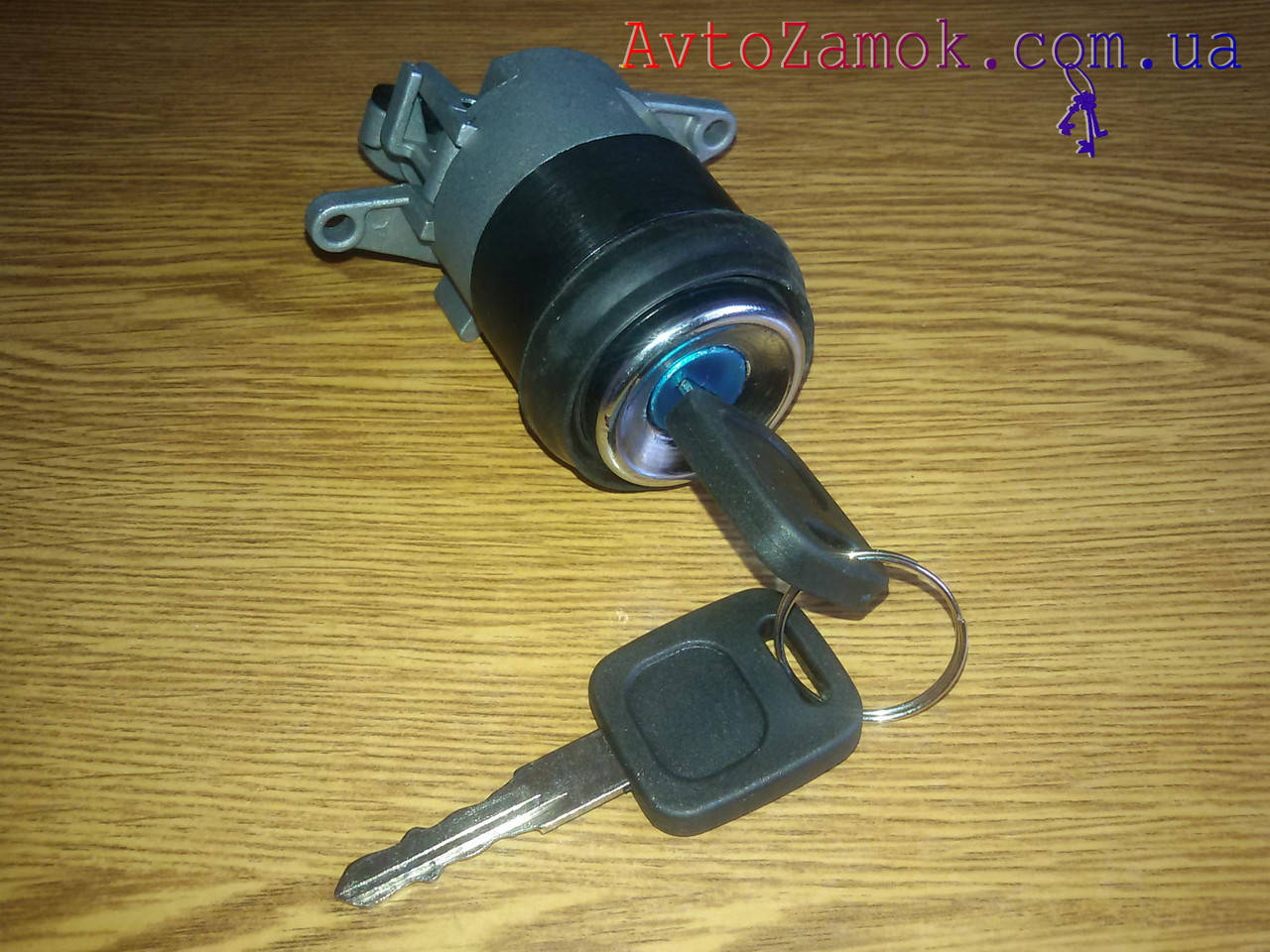 

Кнопка (личинка) замка багажника Audi 100 C4/ Audi 80 B4/ Audi 90 / 91-97 год