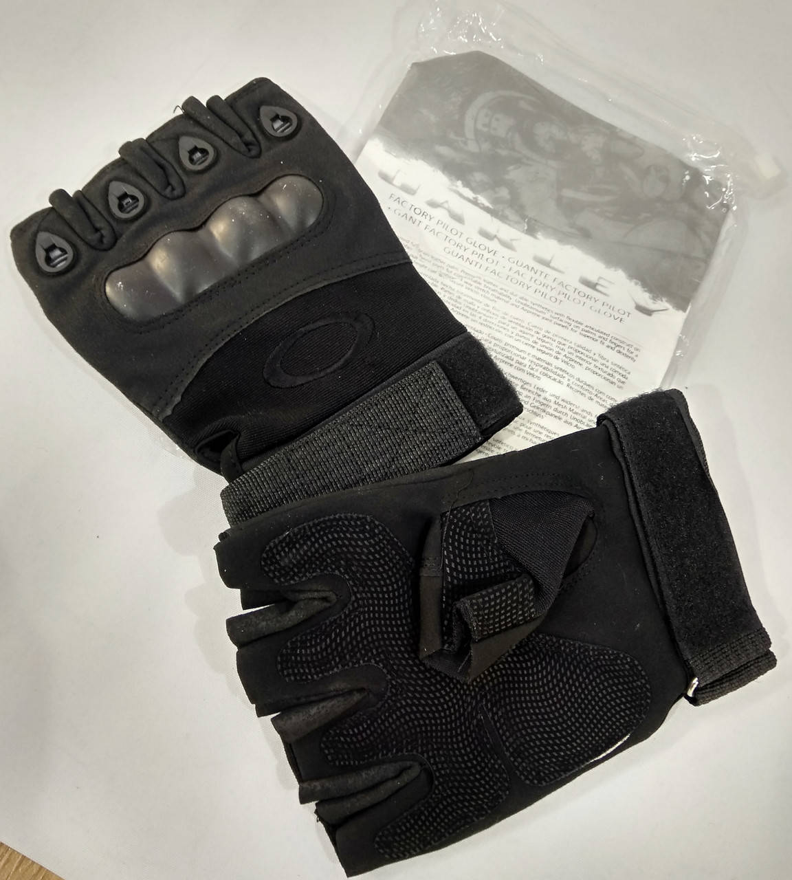 

Перчатки тактические чёрные Oakley