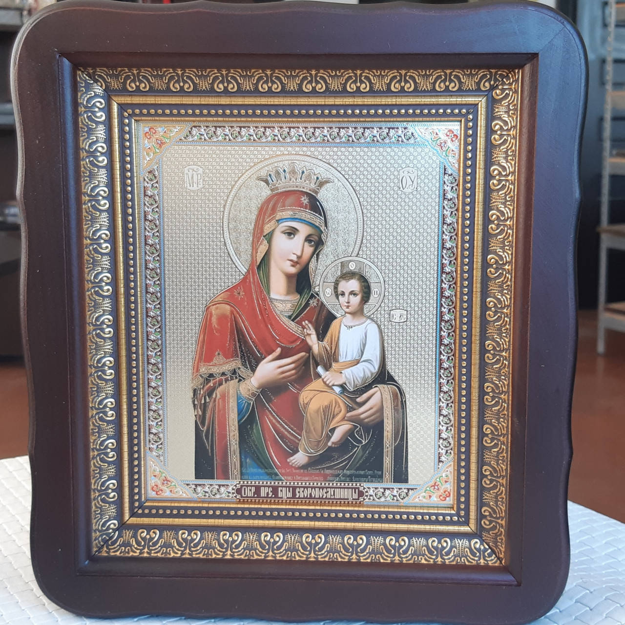 

Икона П.Б. Скоропослушница в фигурном киоте, размер 23*26, размер литографии 15*18