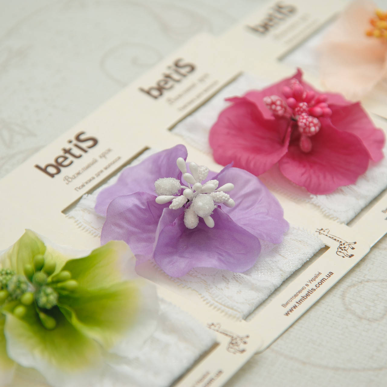 

Повязка Модель-50 Гипюр Малиновый