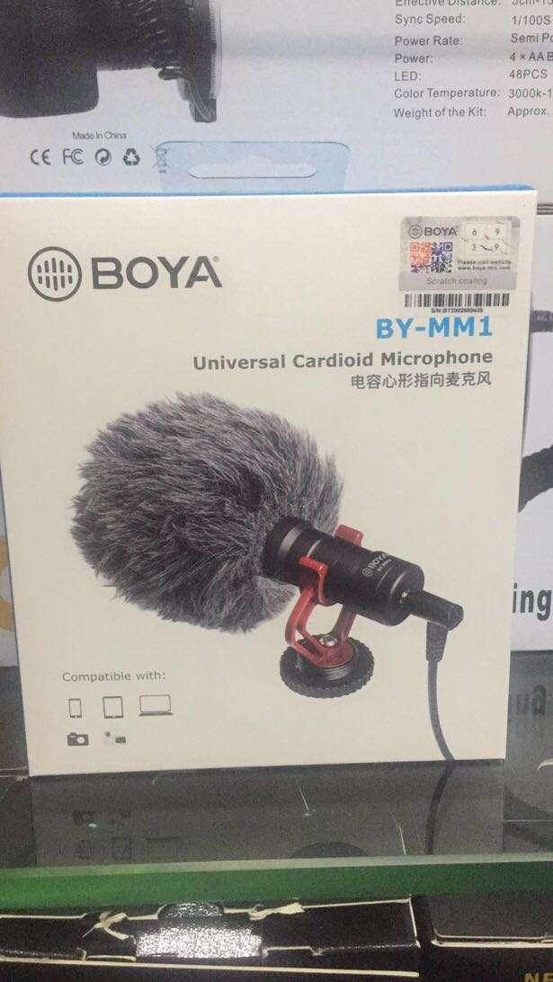 

Направленный микрофон с держателем BOYA BY-MM1
