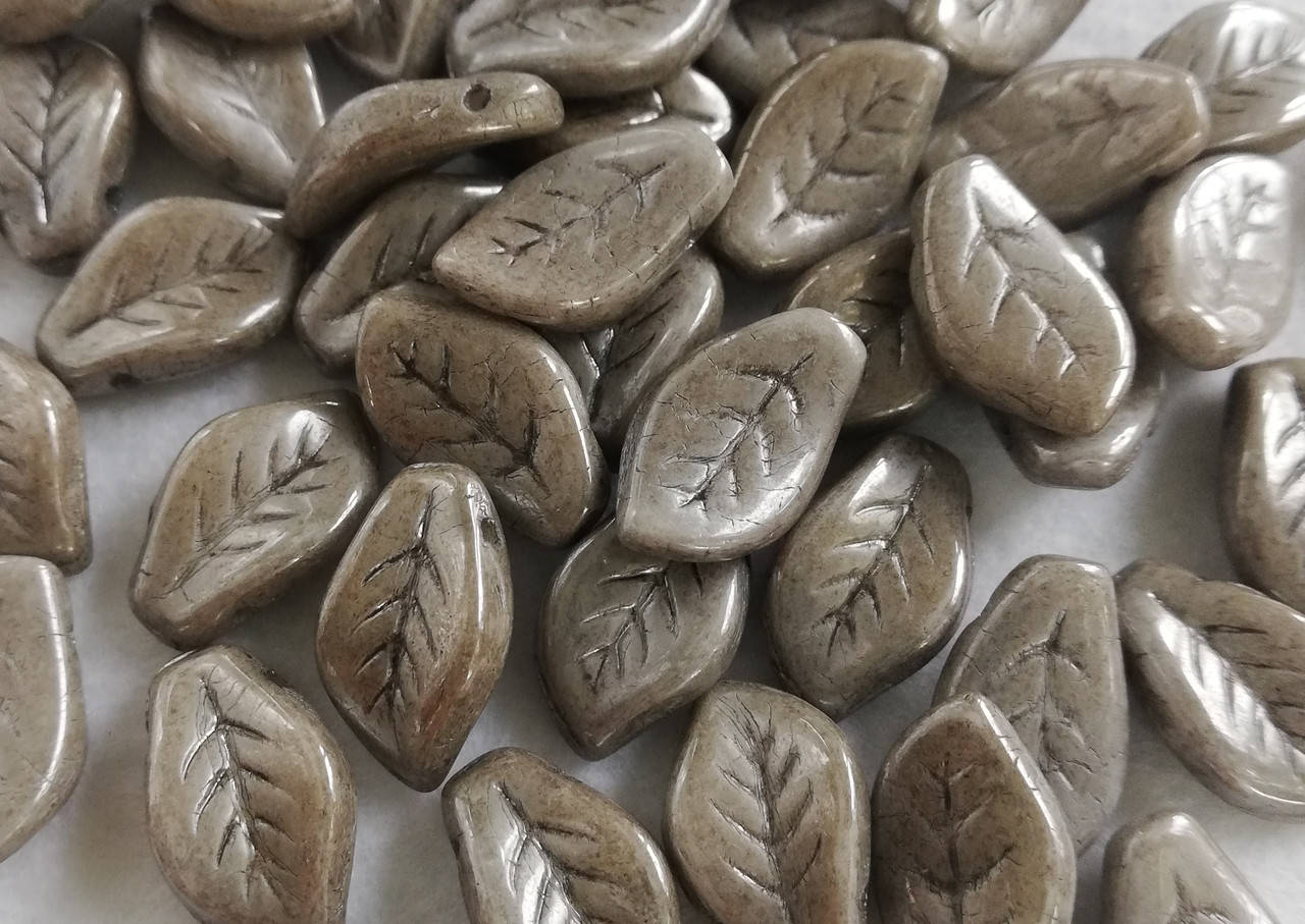 

Leaves 9 x 14 mm Chalk White Grey Luster Ціна за 1 шт.