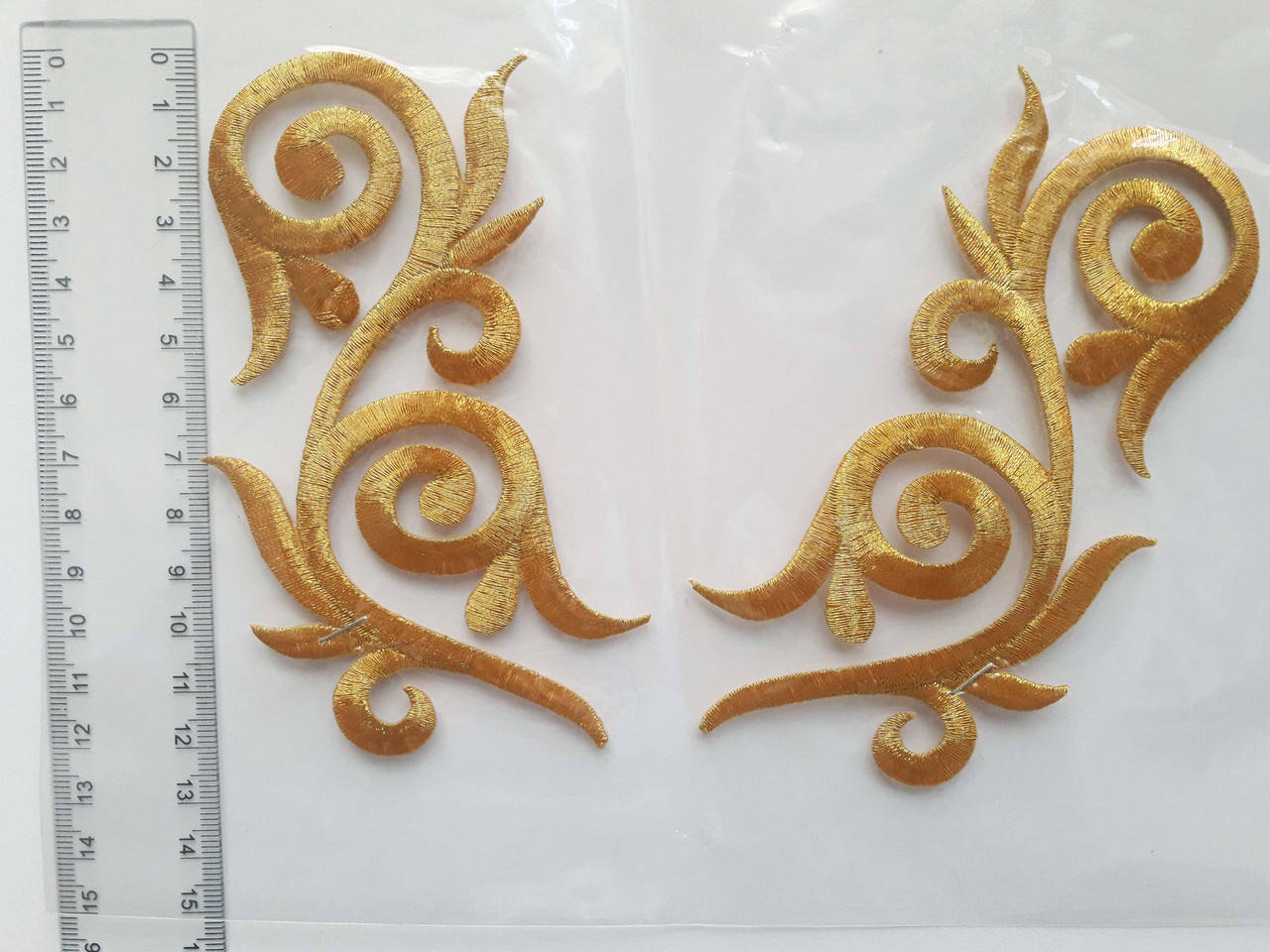 

Аплікація вишивка клейова парна "Гілка ажурна" золото, 12х7 см 1пара, аппликация клеевая. Аппликация клеевая,, Золотистый