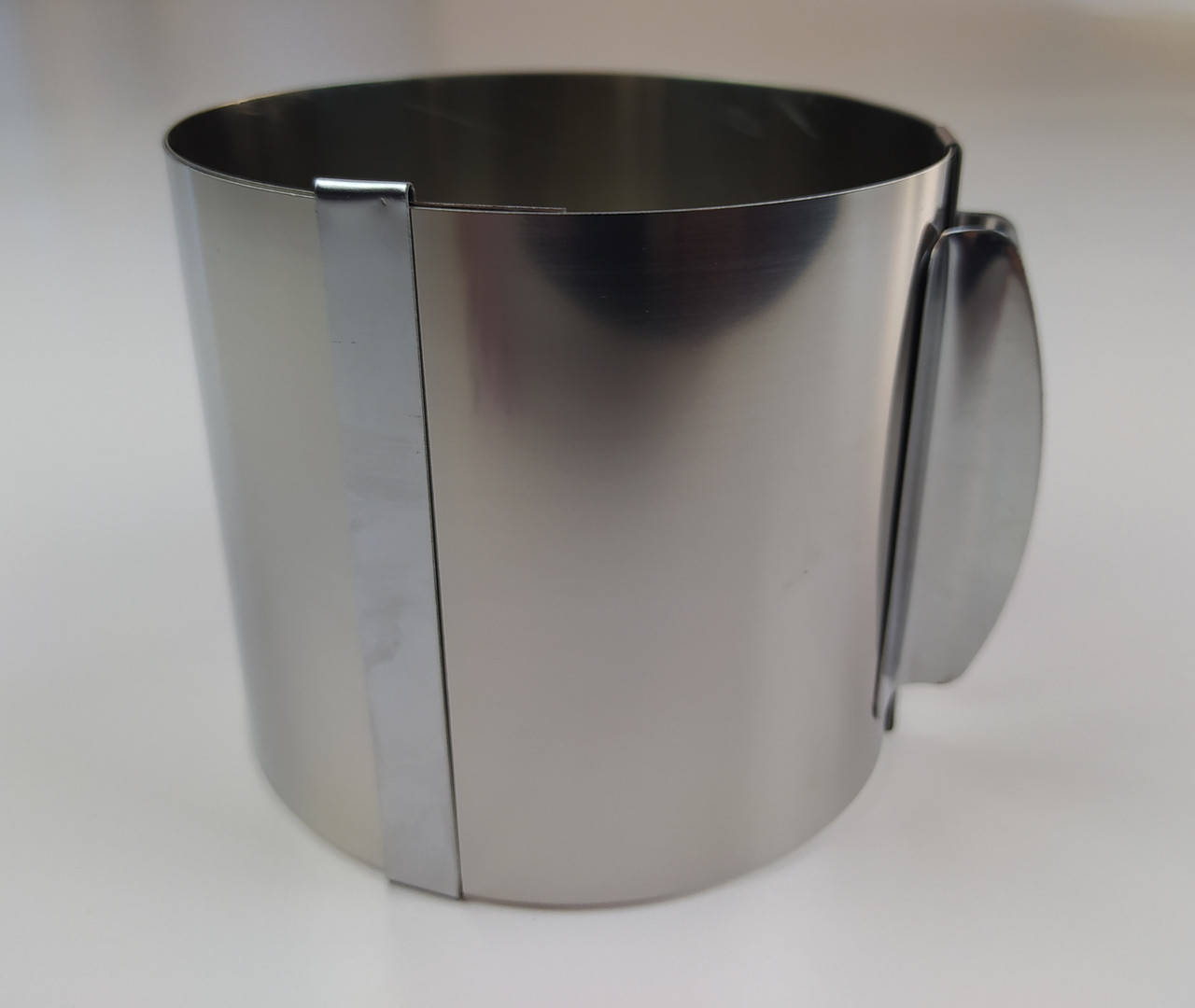 

Круглая раздвижная форма для выпечки нержавеющая сталь Ø 14 / 20 см, h-10 см.