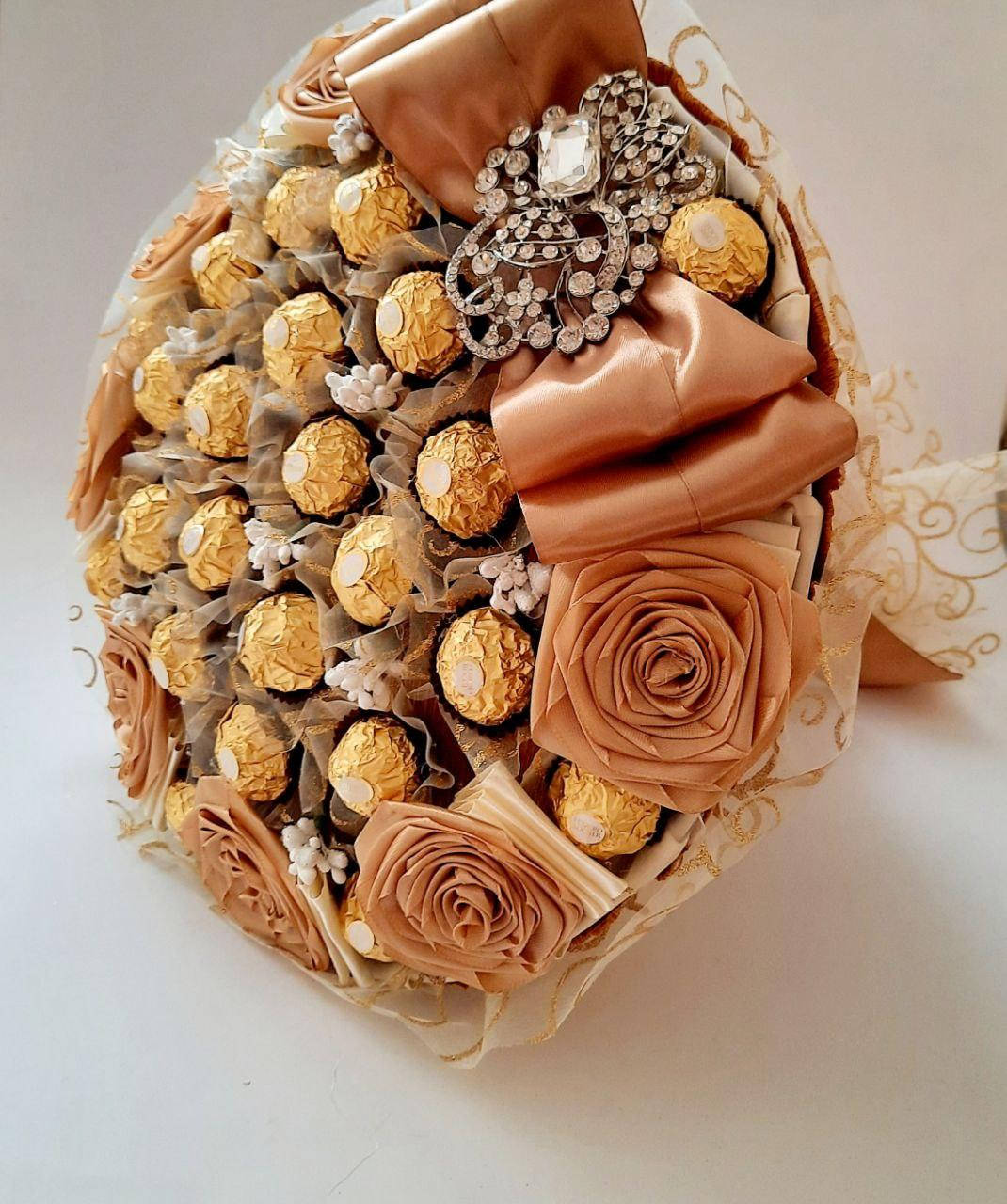 

Букет из конфет Ferrero Rocher Королевский, Кофе с молоком