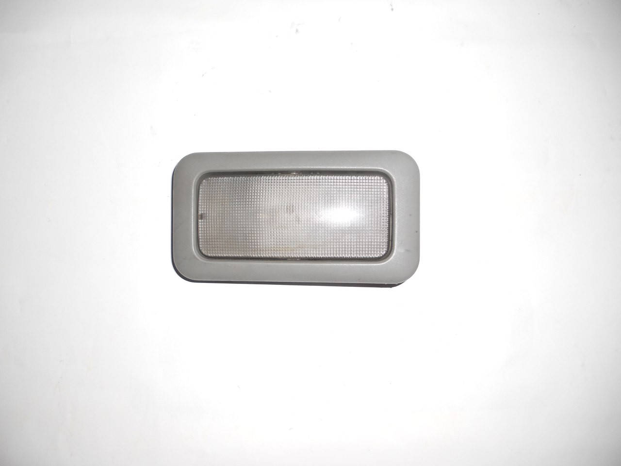 

Фонарь в салон на Renault Trafic, Opel Vivaro, Nissan Primastar