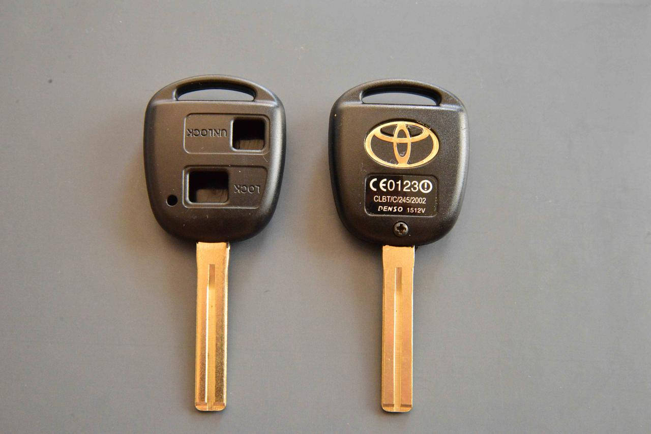 

Корпус для автоключа TOYOTA (тойота) 2 кнопки , лезвие TOY 48