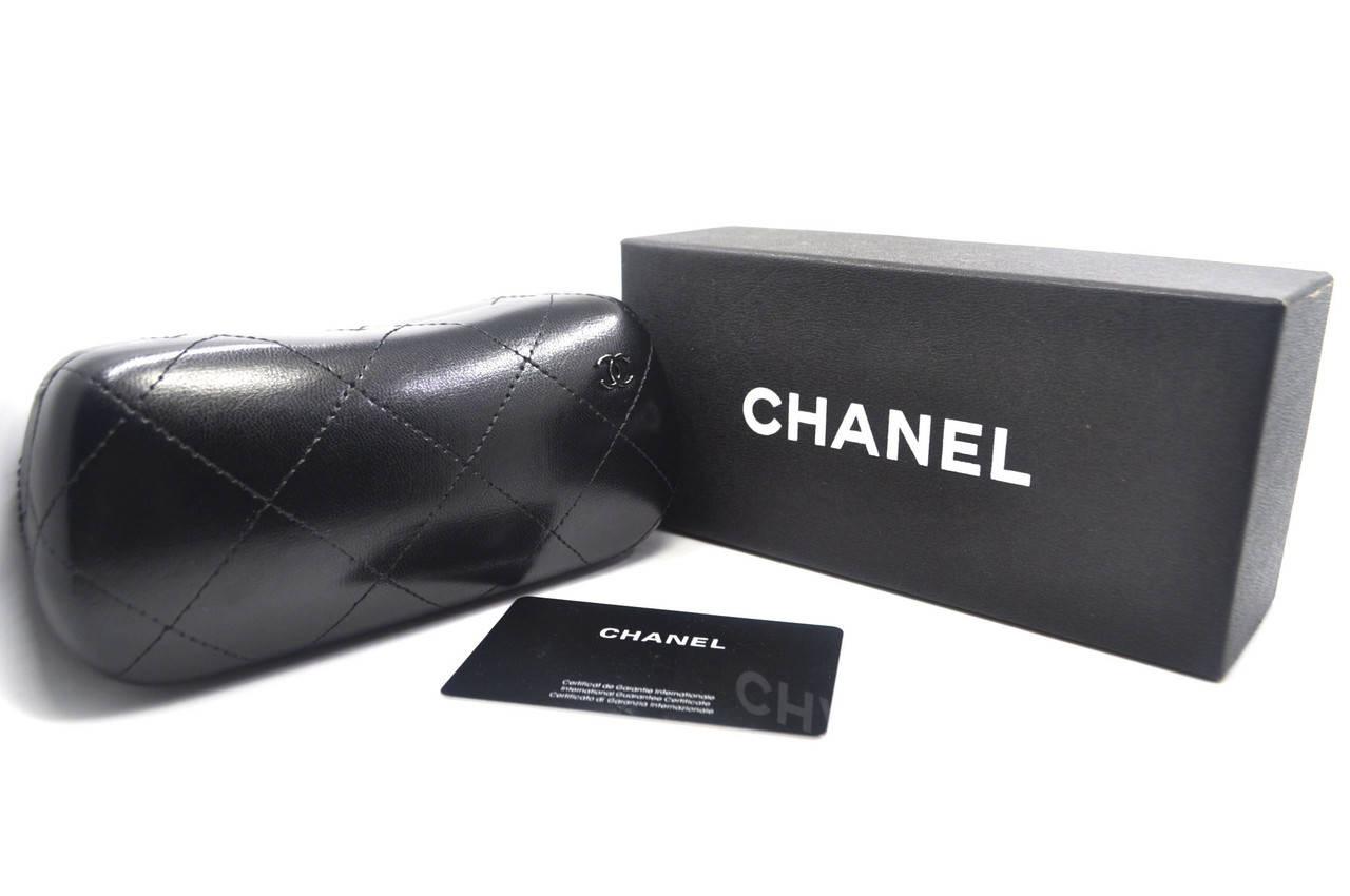

Футляр Chanel