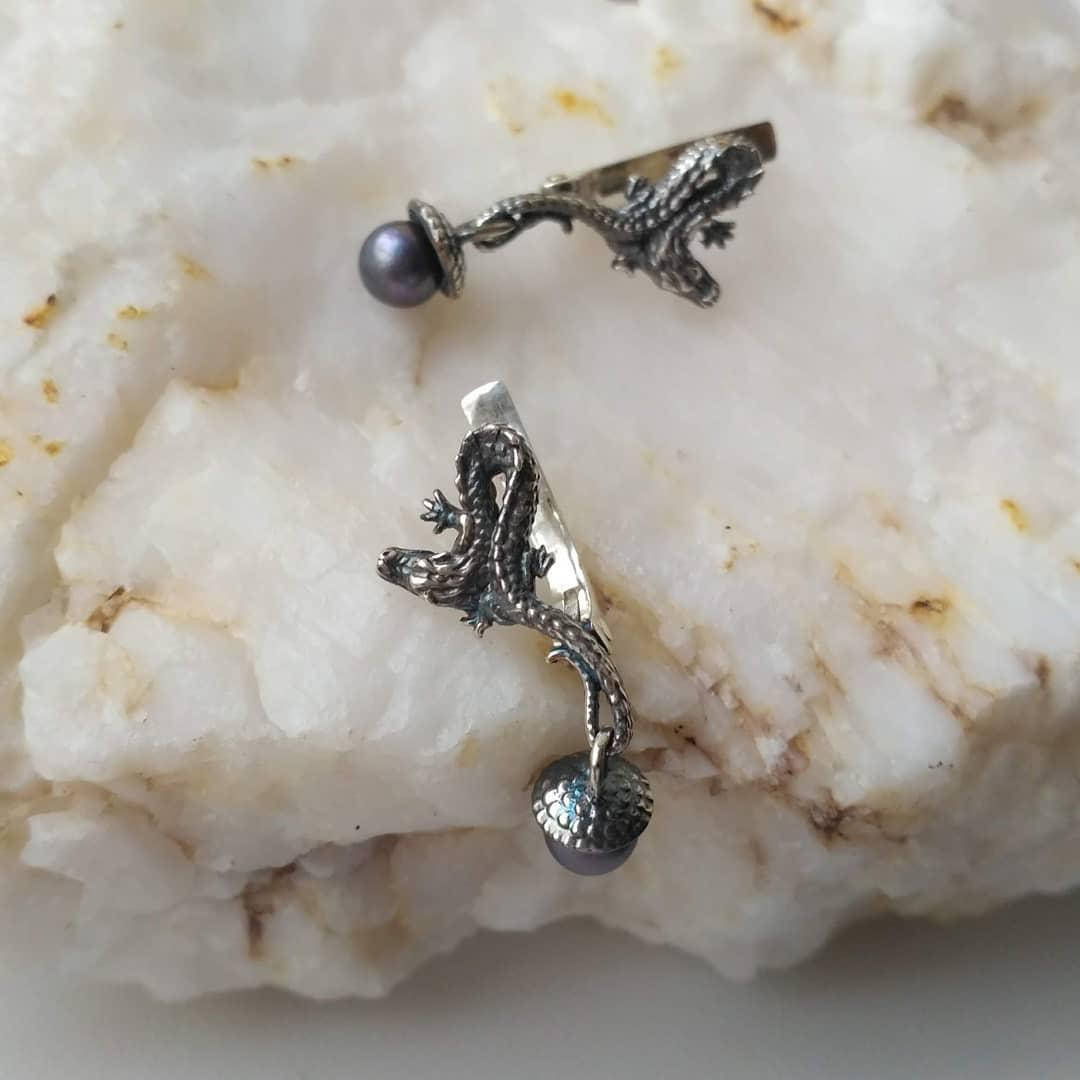 

Серьги дракоши из серебра с черным жемчугом