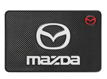 

Противоскользящий силиконовый коврик на торпеду авто с логотипом "Mazda"