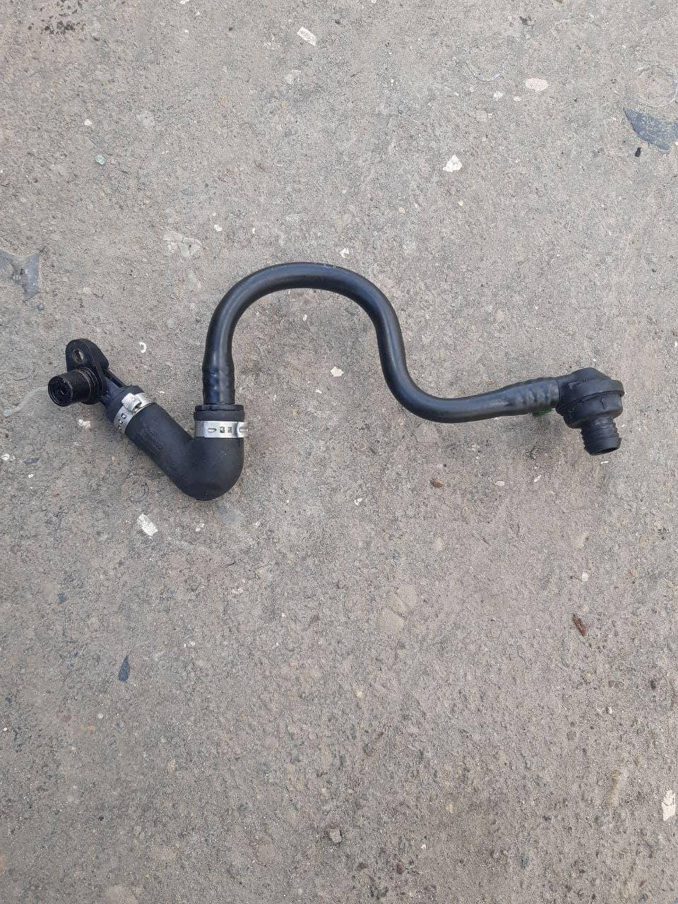 

Патрубок давления вакуума Audi A6 C5 2.5 TDI 027133783B