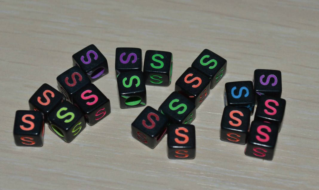 

Бусина с буквой. "S" 6 мм