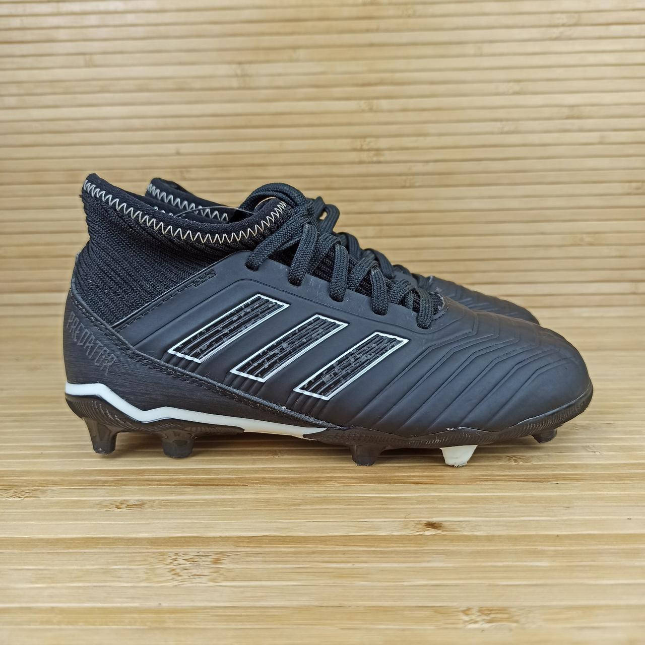 

Бутси дитячі Adidas Predator Размер 32 (20 см.)