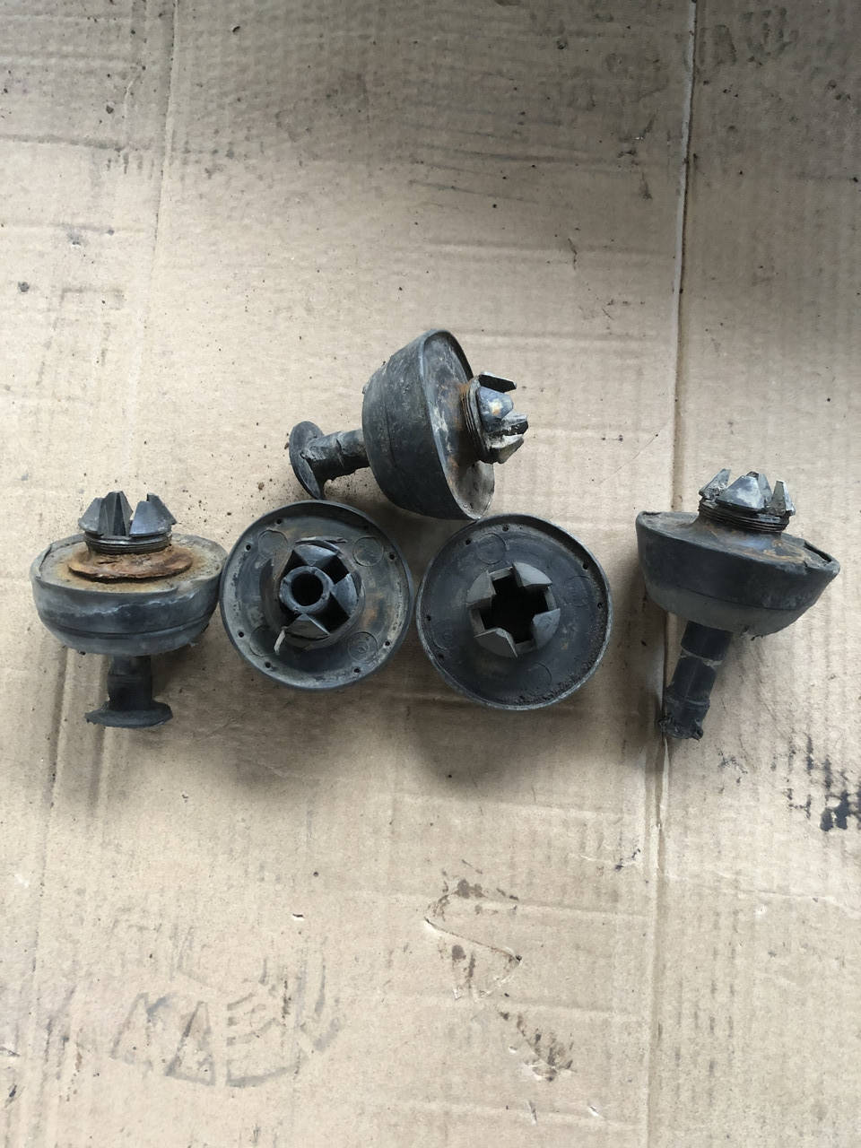 

Опора под домкрат (поддомкратная подушка) Mercedes W210