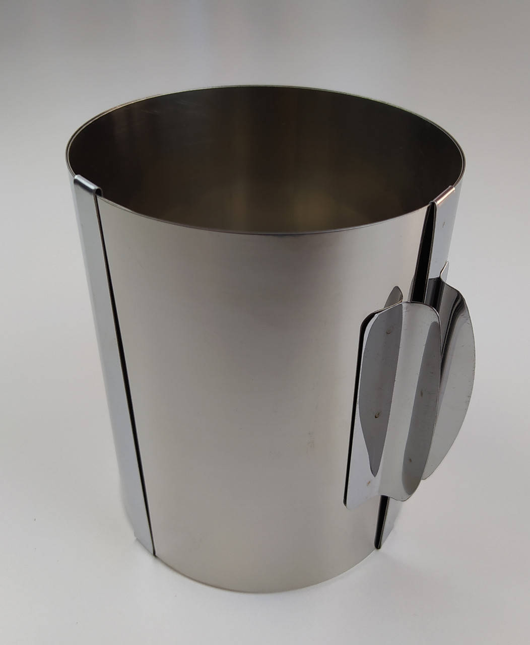 

Круглая раздвижная форма для выпечки нержавеющая сталь Ø 14 / 20 см, h-14 см.