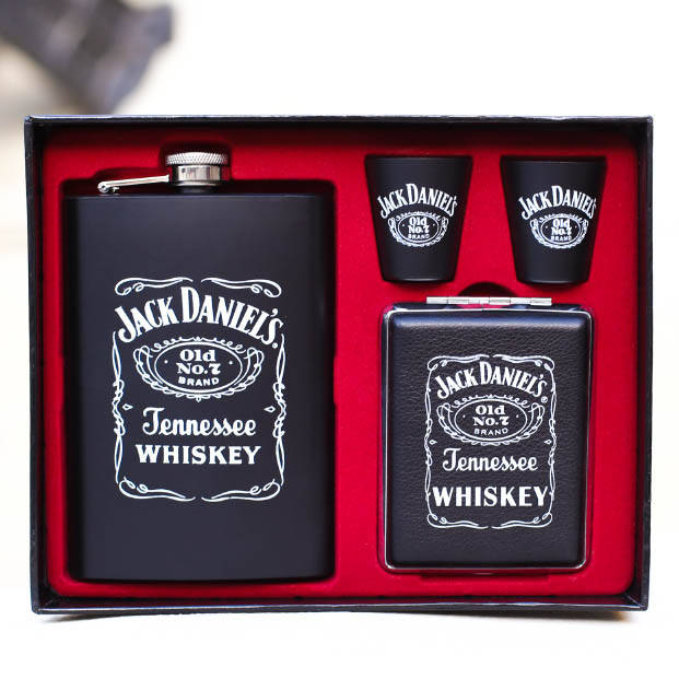 

Фляга с рюмками Jack Daniels 240 мл. Подарочный набор фляга и рюмки + портсигар, Черный