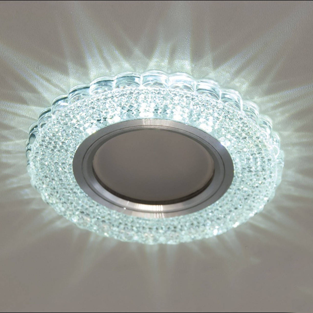 

Точечный светильник со встроенной LED подсветкой 3 Вт под лампочку MR 16 СветМира D-4814WH, Белый