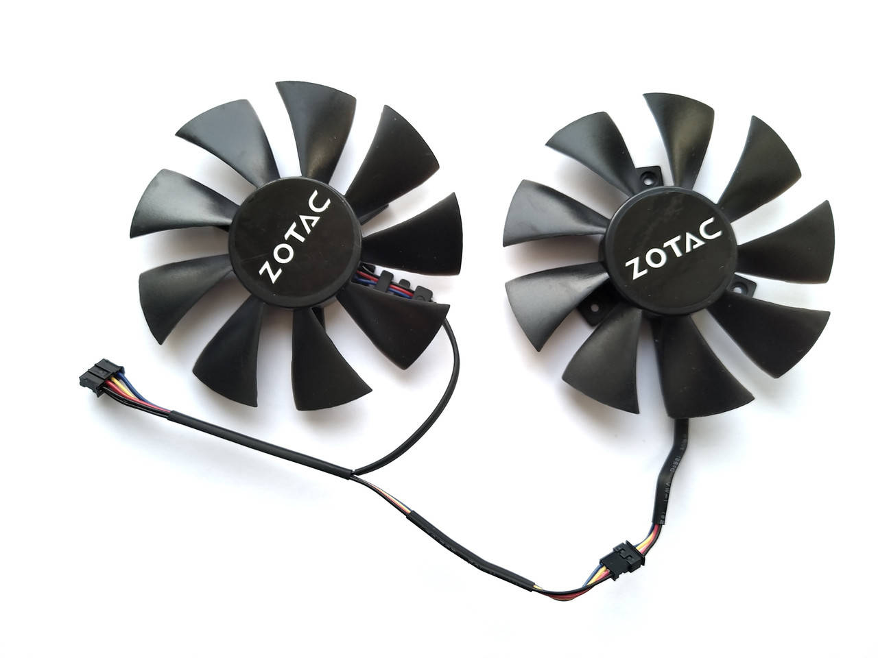 

Вентилятор №37 кулер для видеокарты Zotac Gigabyte GA91O2H GA91S2H GFY09010E12SPA