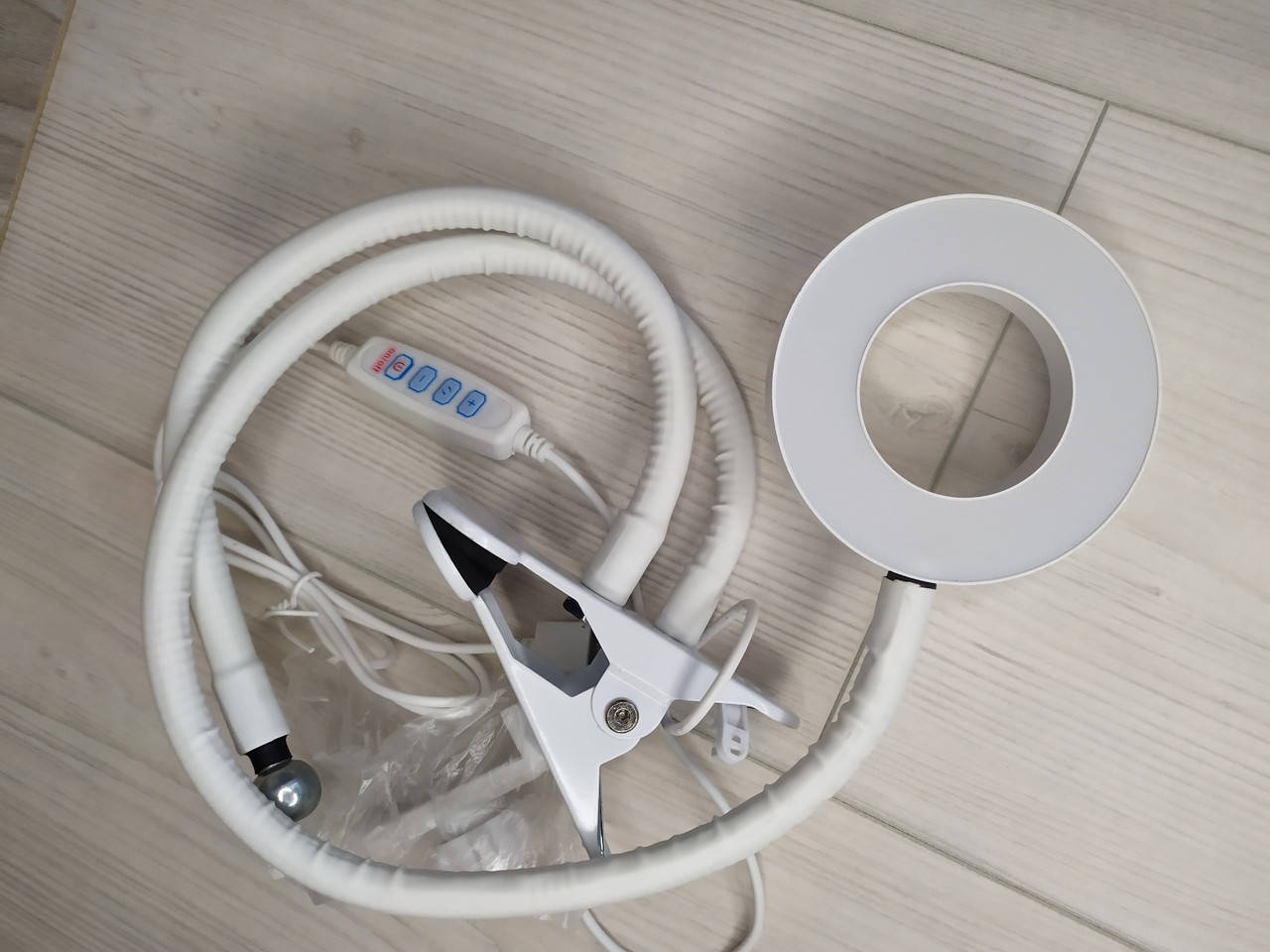 

Кільцева лампа на прищепці з тримачем для телефону Селфі