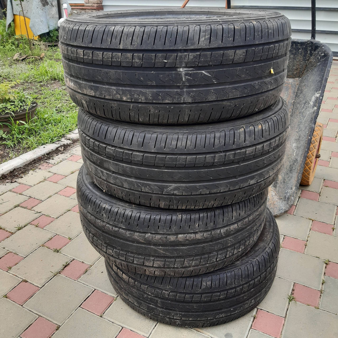 

Шини піреллі скорпіон 255-50-R19 б/у
