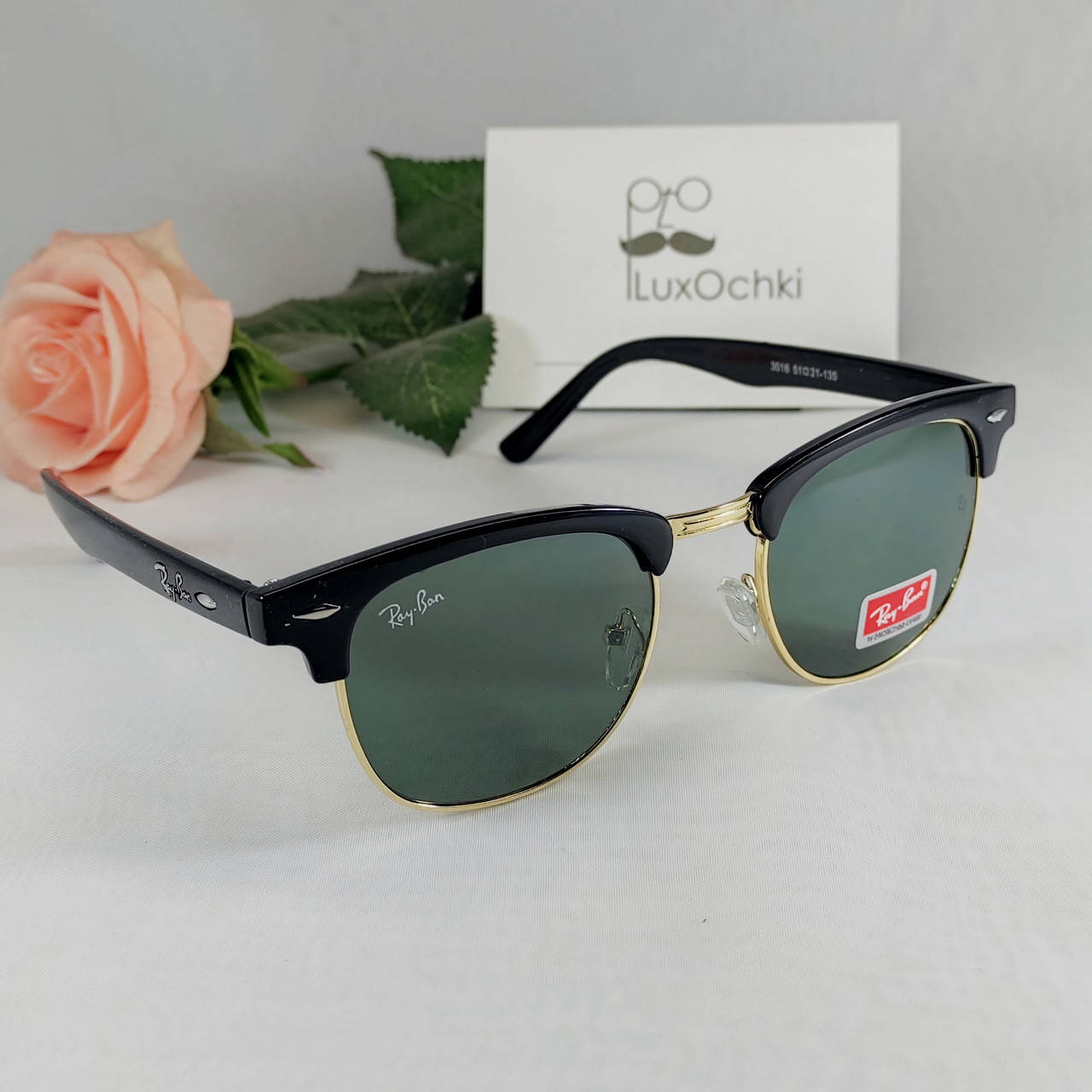 

Культовые солнцезащитные очки Ray Ban Clubmaster со стеклянной линзой