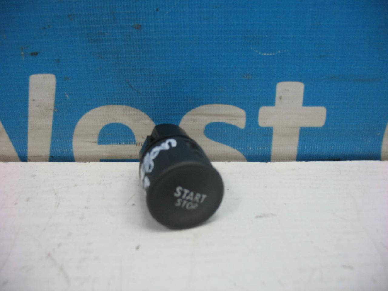 

Кнопка Start/Stop Renault Megane III с 2008 по 2014