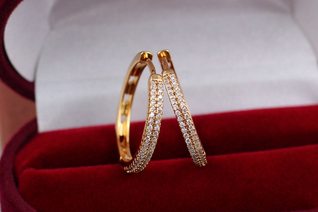 

Серьги Xuping Jewelry кольца с камнями 2 см золотистые