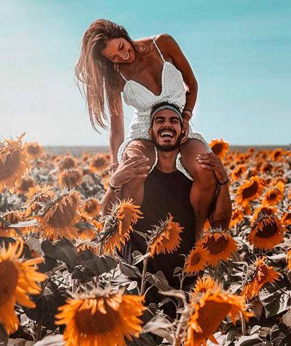 

Набор для росписи картина по номерам на холсте Любовь в подсолнухах (LC10050) в коробке 40*50см