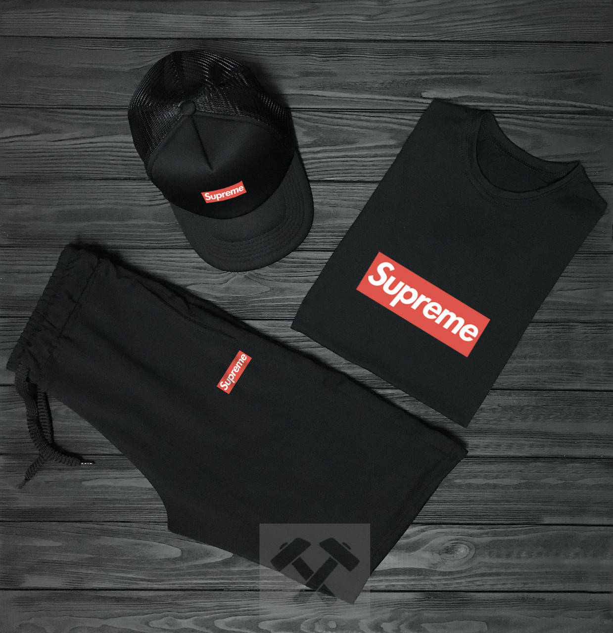 

Мужской летний комплект кепка шорты и футболка Суприм (Supreme) M