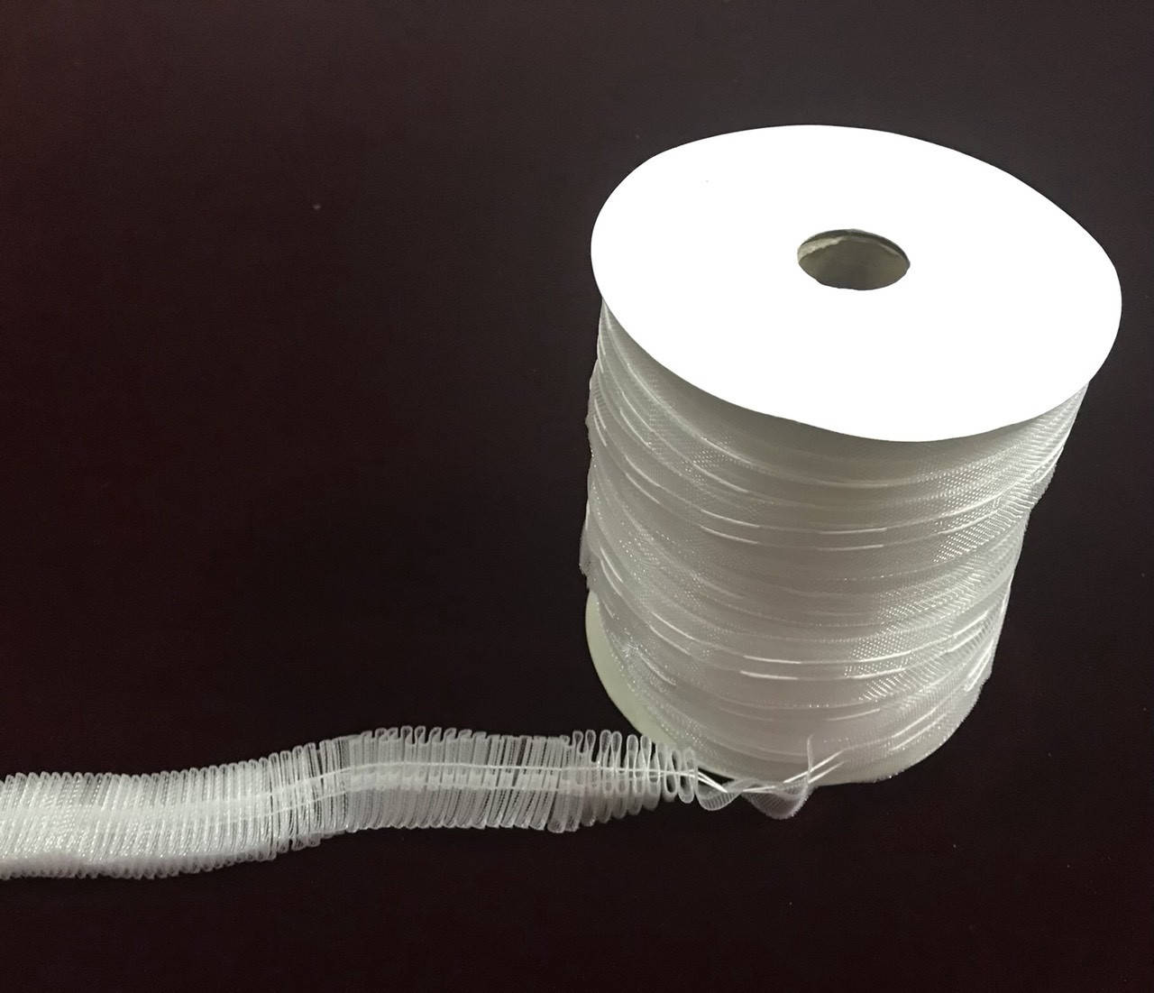 

Шторная тесьма (лента) прозрачная, ширина 2.5 см.