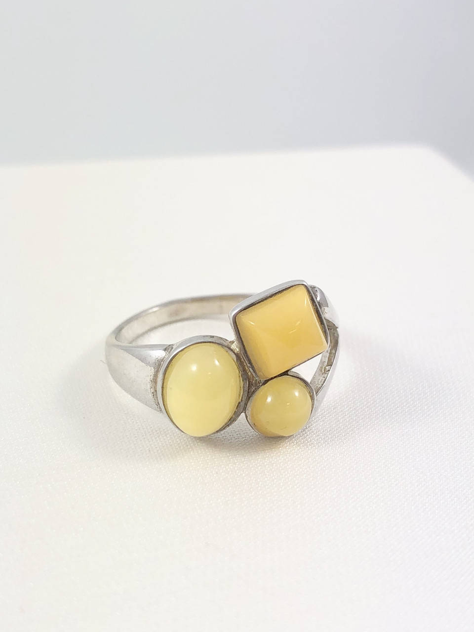 

Кольцо из серебра с янтарем 308RIN-m (19,0)