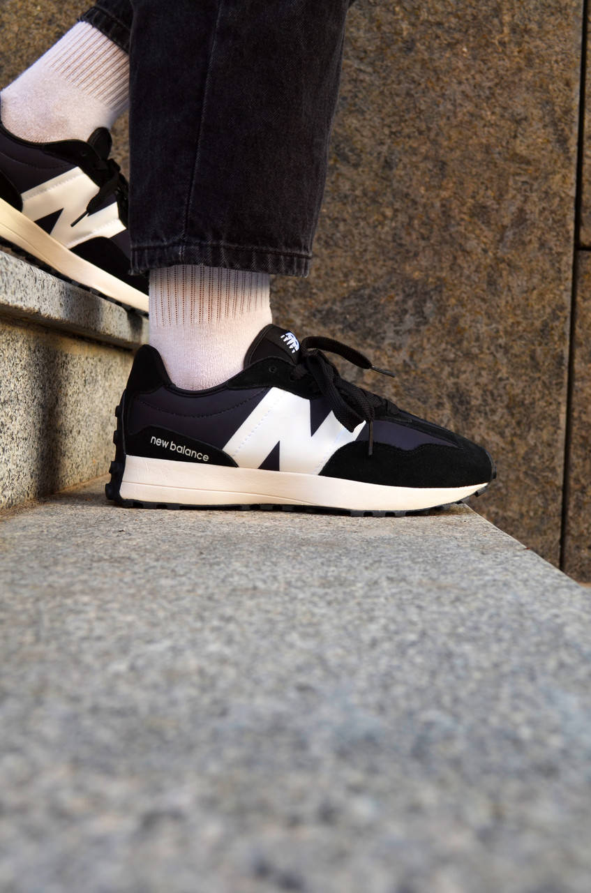 

Кроссовки мужские New Balance 327 Black Нью Беланс 327 черные 44, Черный