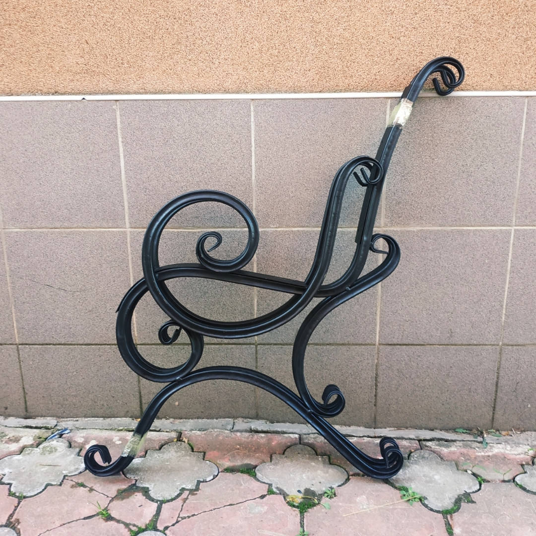 

Ковані бокові частини до лавки грунтовані, кование боковушки опт, кованая скамейка, боковушки опт, скамейка, 2