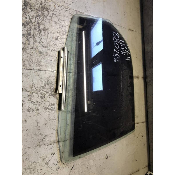 

Стекло двери SUZUKI SX4 06-13 8454180J00