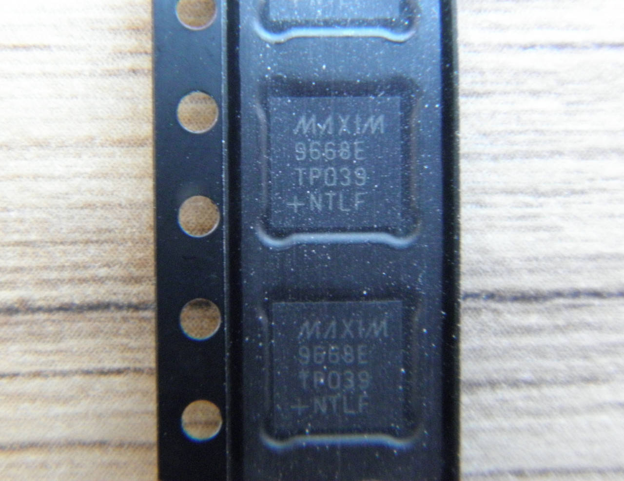 

Микросхема MAX9668ETP MAX9668E 9668E