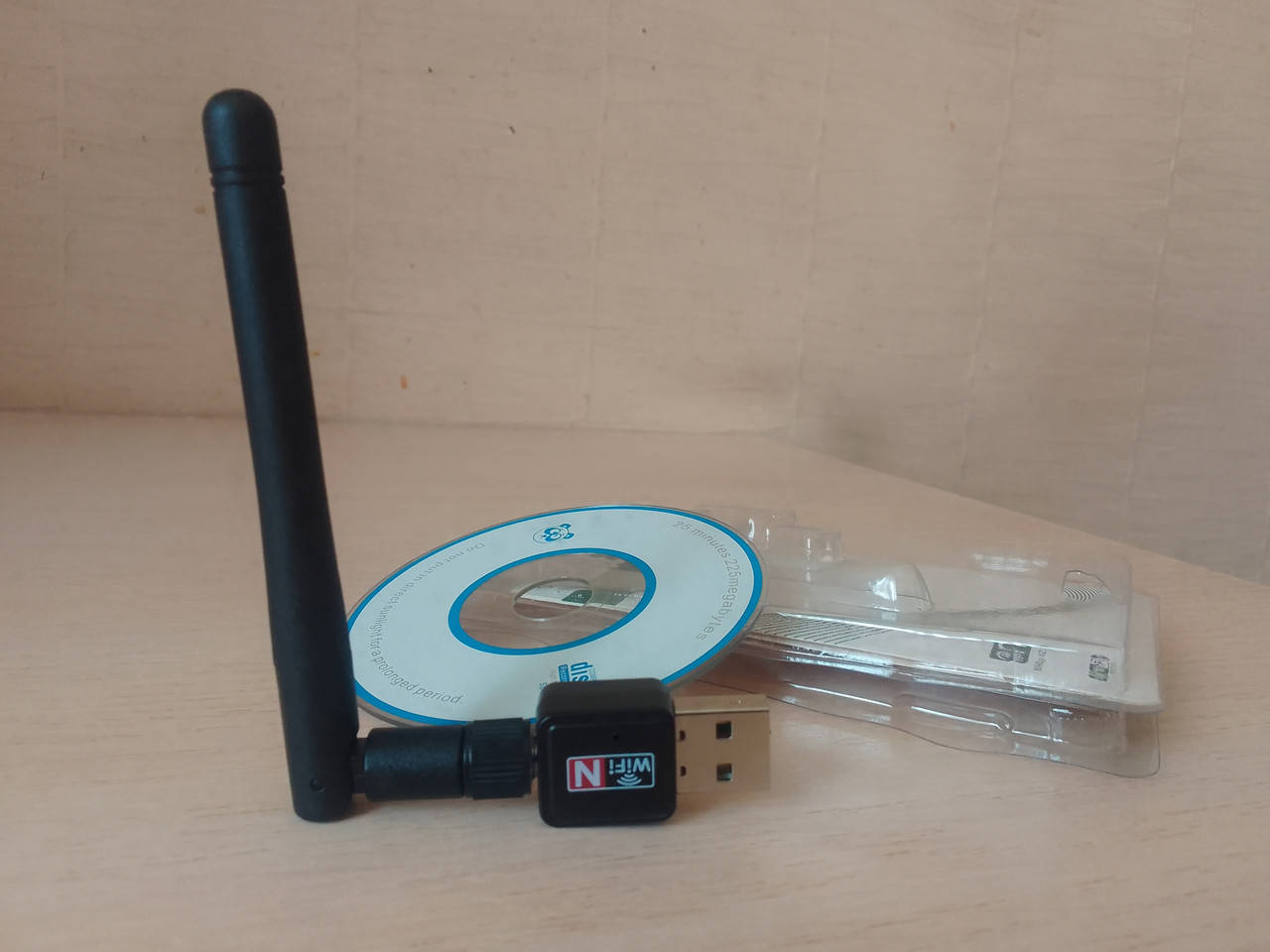 

Беспроводной адаптер Wi-Fi USB 300 Мбит/c, 802.11bgn с внешней антенной 3dbi
