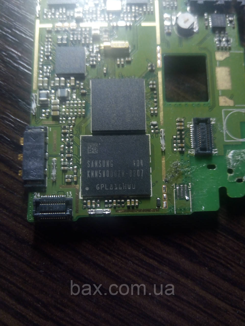 Мікросхема пам'яті Samsung KMN5W000ZM-B207 На платі Опис