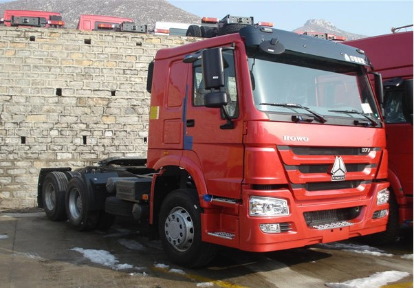 Тягач SINOTRUK-HOWO TRUCK TRACTOR 6×4