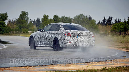BMW розповіла про новий «зарядженому» седан M5