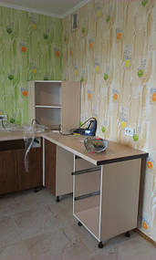 Начало сборки кухни, подготовка нижних секций