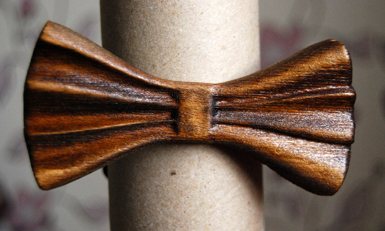 Деревянная бабочка галстук 3D Мулат - 1 ручной работы, серия Зиррикот - фото 3 - id-p539753890