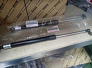 Амортизатори Капота Toyota land Cruiser 100 LX470 53450-69026