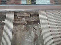 Мытьё и осветление 
После того, как очиститель или растворитель закончили свою работу, их надо смыть – вместе с теми веществами, которые с их помощью были извлечены из досок террасы. 