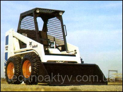 40-я серия погрузчиков Bobcat, которые приводились в движение только гидростатическим приводом. 40-я серия погрузчиков Bobcat, которые приводились в движение только гидростатическим приводом.