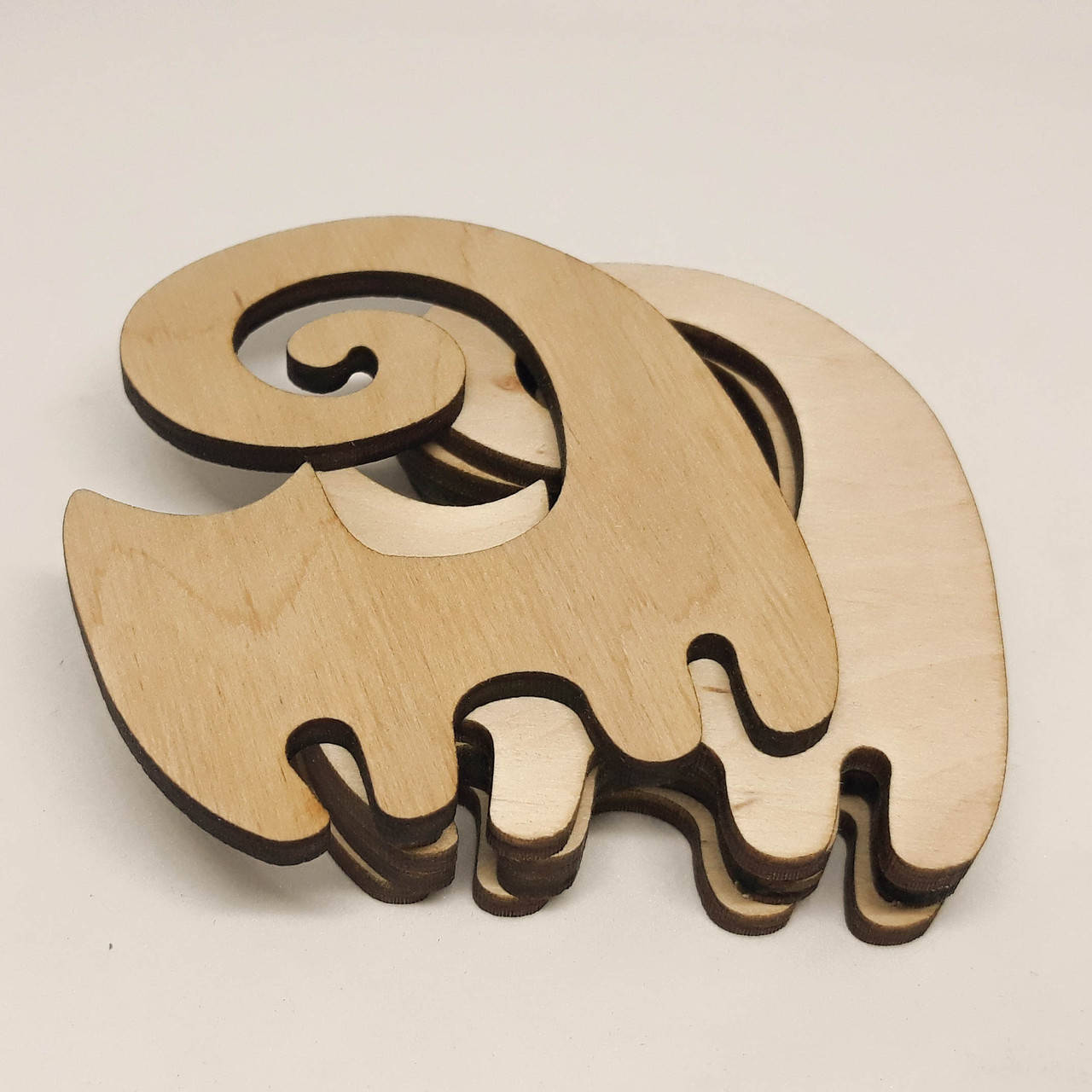 

Заготовка под магнит "Кот с закрученным хвостом" фанера |для декупажа |для росписи| 8х7 см