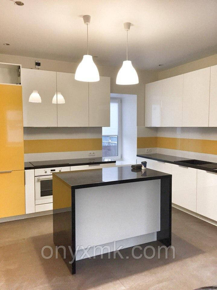 Жовті акценти на кухонних меблях, фото 1