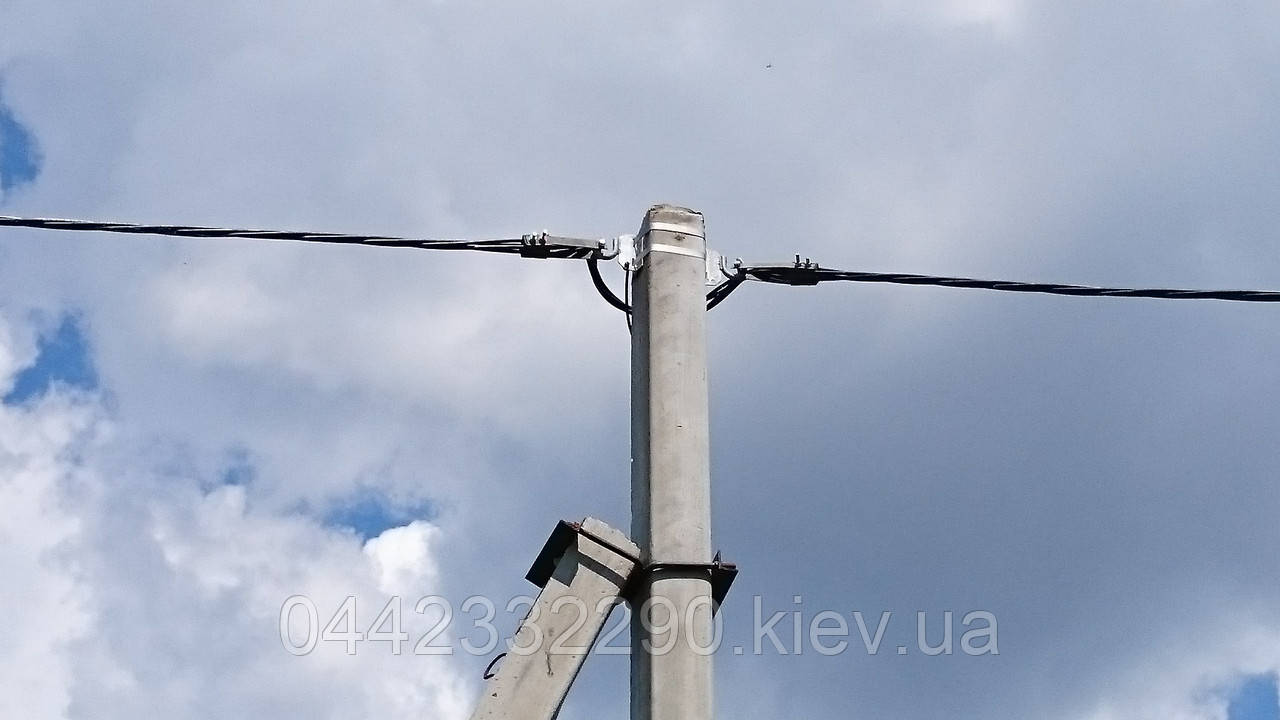 Встановлення стовпів освітлення, опор ліній електропередач